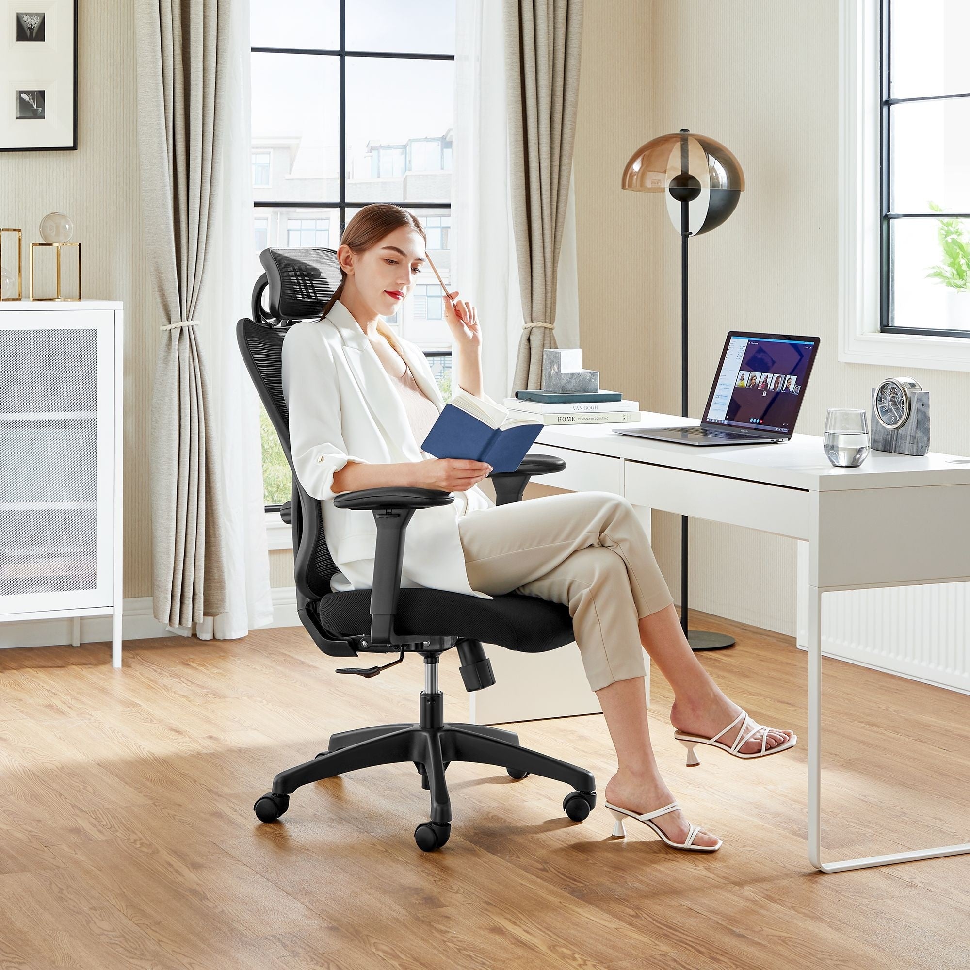 Irodai ergonomikus szék, állítható deréktámasszal és fejtámlával, fekete-1