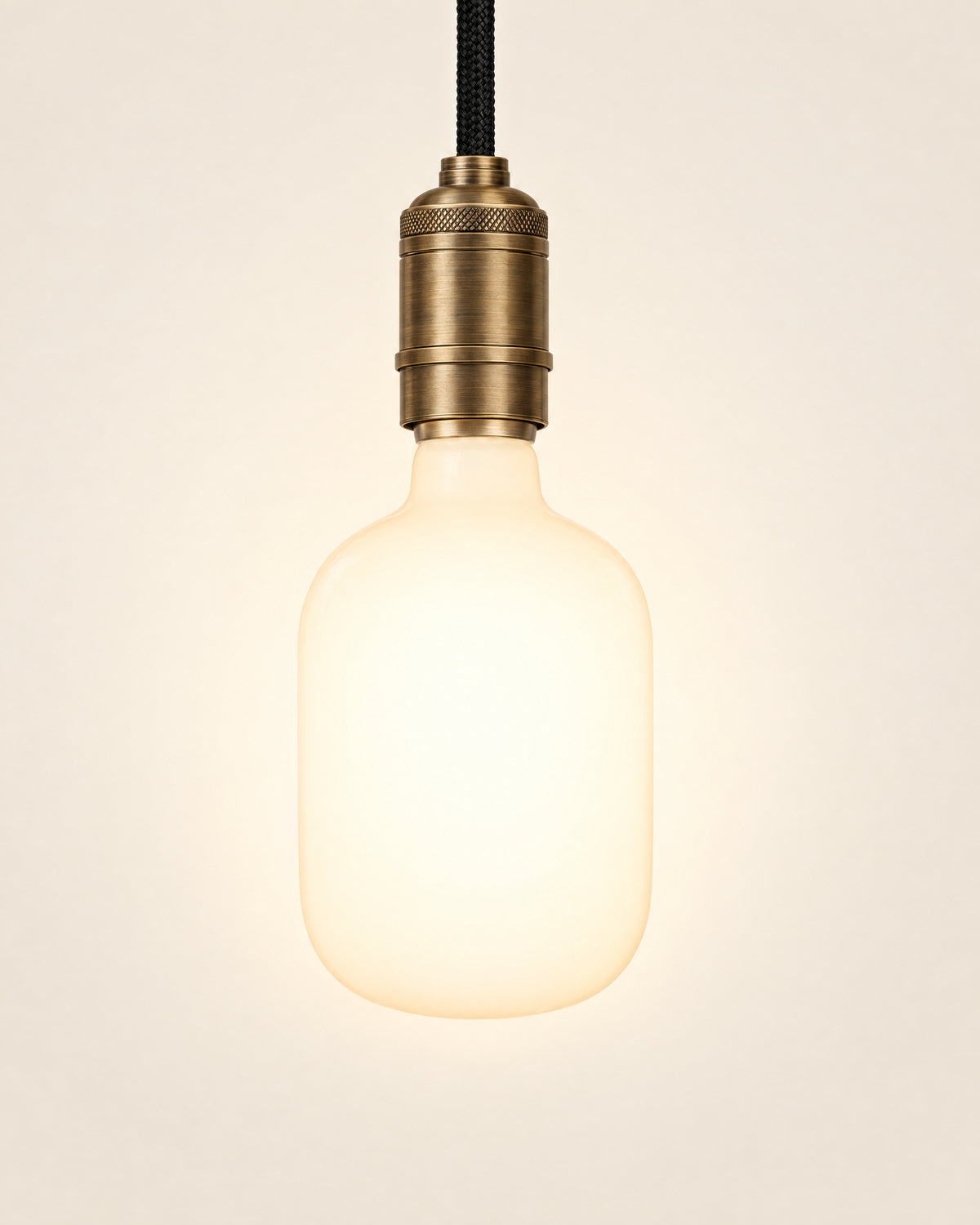 Colonna T120 opál dekor LED izzó lekerekített, henger alakú tejüveg burával, bronz foglalatú függesztéken